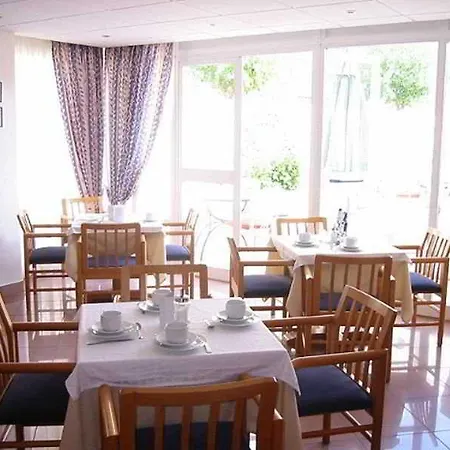 Residencia Sutimar 3* باغيرا