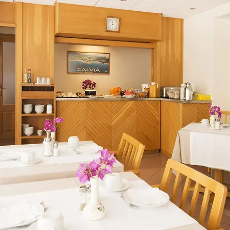 بيت ضيافة Residencia Sutimar 3*