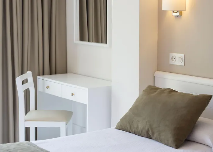 苏提玛蕾斯丹西娅酒店 3*