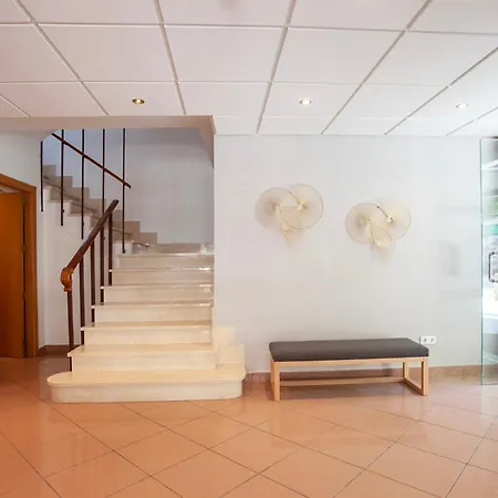Residencia Sutimar Гостьовий будинок