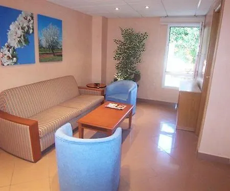 Residencia Sutimar Гостьовий будинок
