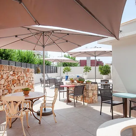 Residencia Sutimar 3*